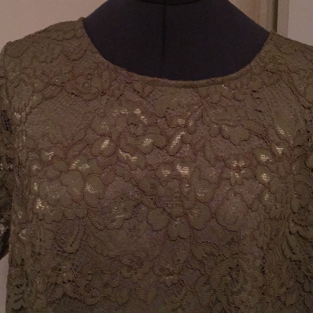 Beautiful Lace blouse - Picture 2 of 5